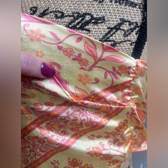 Silky satin y2k gold & yellow orange floral bandana tie top by Rue21 • small - Picture 7 of 16